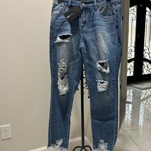 Fashion Nova Ripped Ankle Jeans in Classic Blue